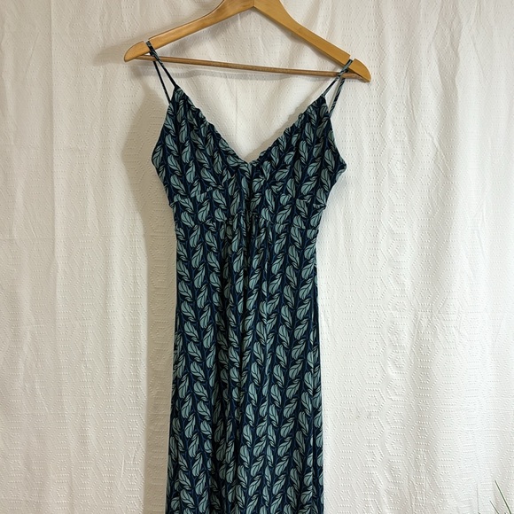 BCBG MAXI DRESS - Picture 3 of 9